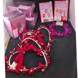 Valentines‎ Day Decor Bundle Creatology Mailboxes Heart Wreaths Garland Cards